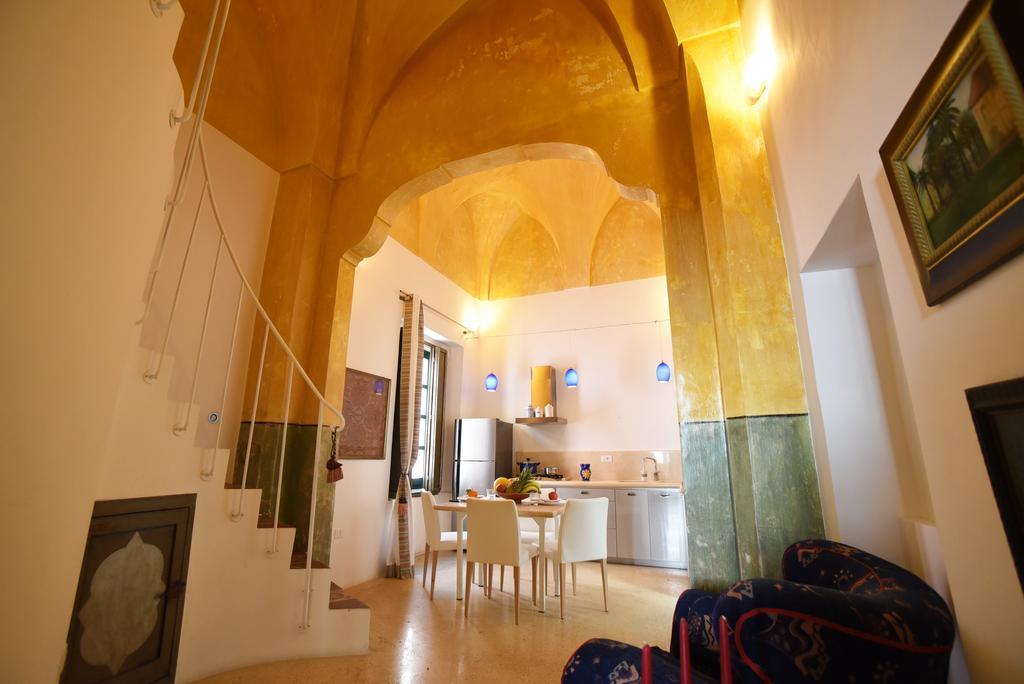 Palazzo Salapolis - Luxury Apartments Галлиполи Экстерьер фото